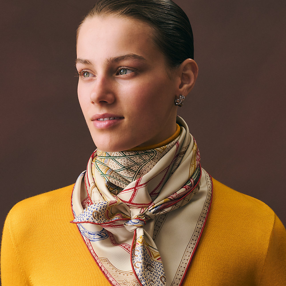 カレ 90 《ヘパイストスの馬》 | Hermès - エルメス-公式サイト